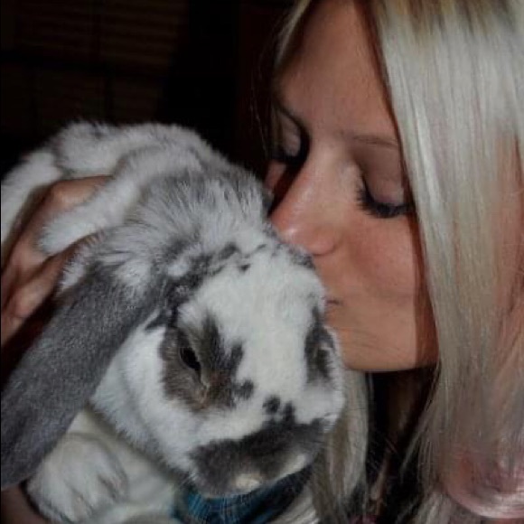 Meet your Posher! - Picture 9 of 12